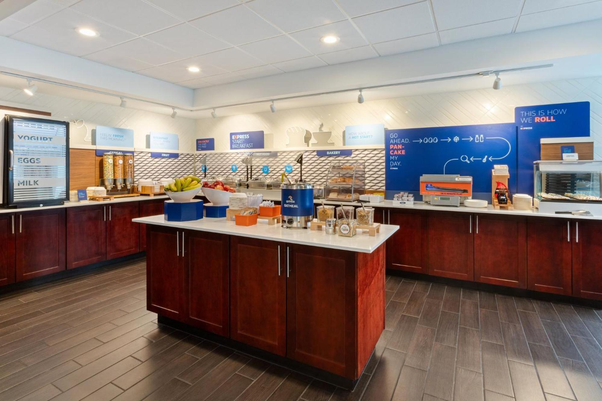 Holiday Inn Express & Suites Cincinnati Riverfront By Ihg Covington Extérieur photo