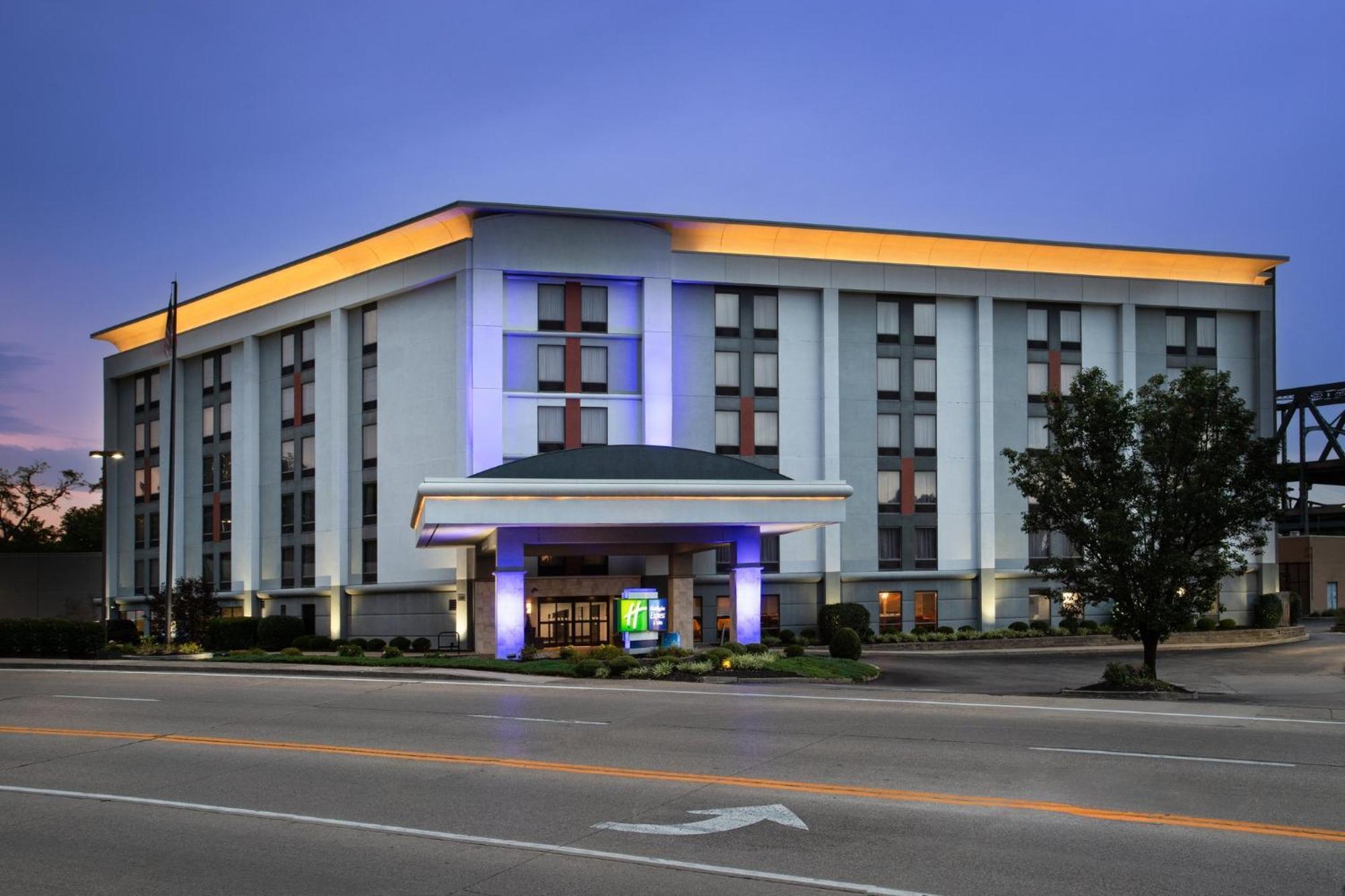 Holiday Inn Express & Suites Cincinnati Riverfront By Ihg Covington Extérieur photo