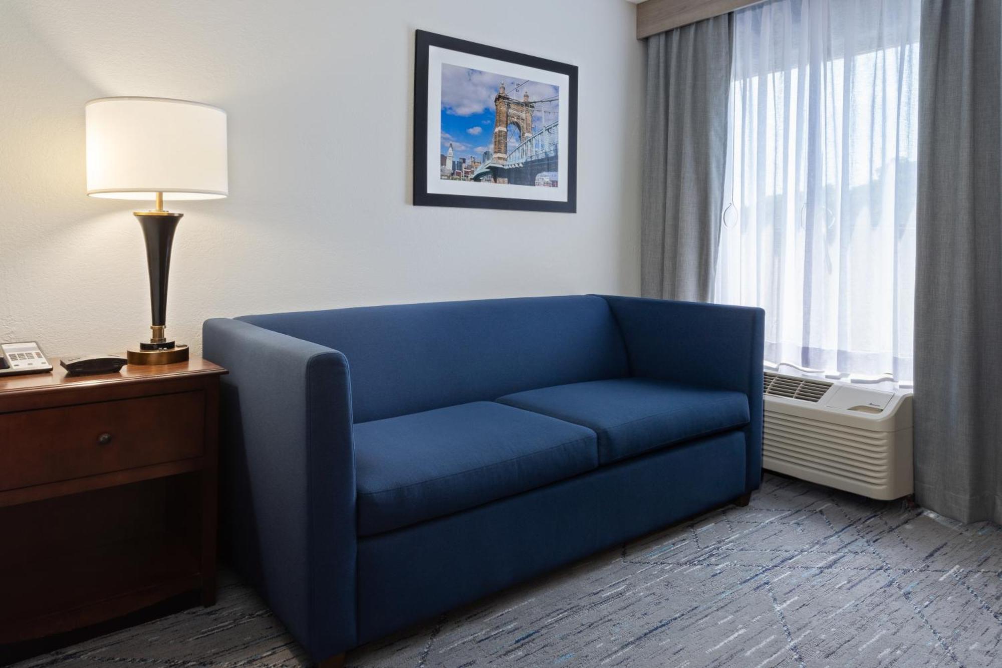 Holiday Inn Express & Suites Cincinnati Riverfront By Ihg Covington Extérieur photo
