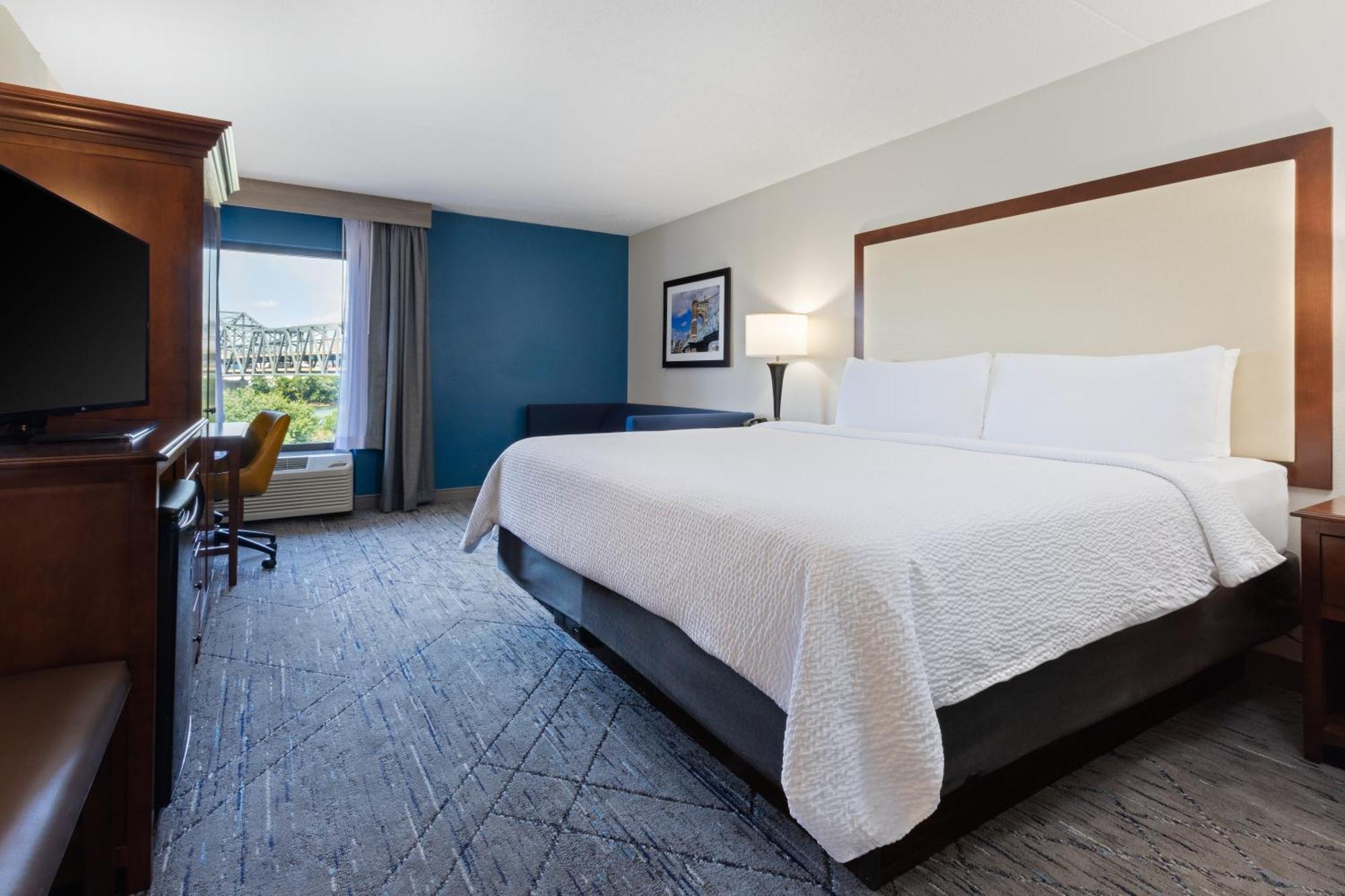 Holiday Inn Express & Suites Cincinnati Riverfront By Ihg Covington Extérieur photo