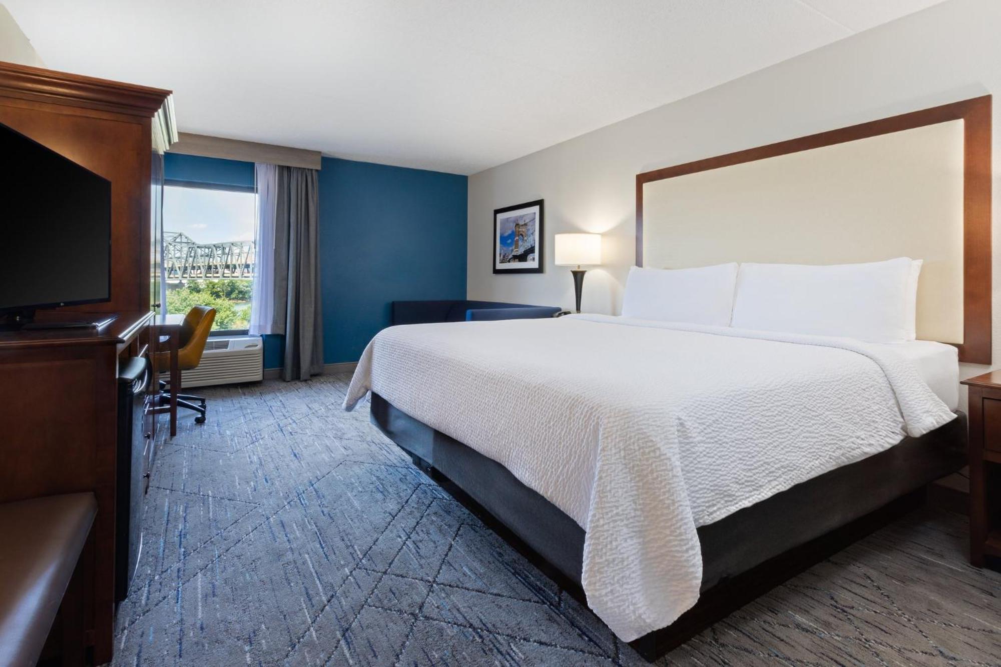 Holiday Inn Express & Suites Cincinnati Riverfront By Ihg Covington Extérieur photo